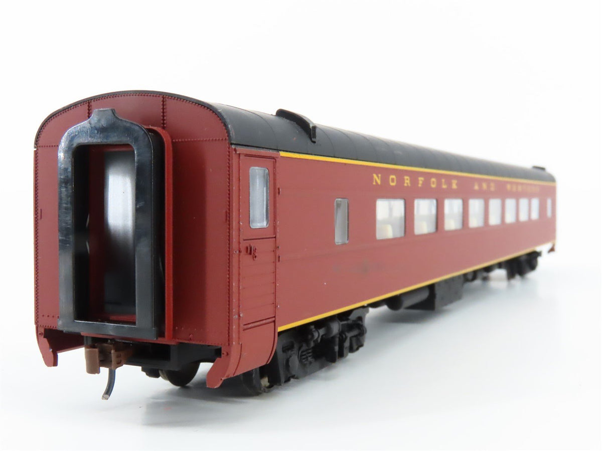 HO Scale Walthers 932-16784 N&amp;W Norfolk &amp; Western Pullman Coach Passenger