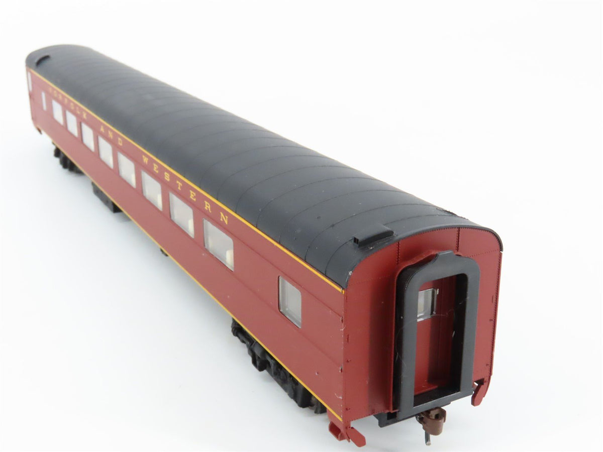 HO Scale Walthers 932-16784 N&amp;W Norfolk &amp; Western Pullman Coach Passenger