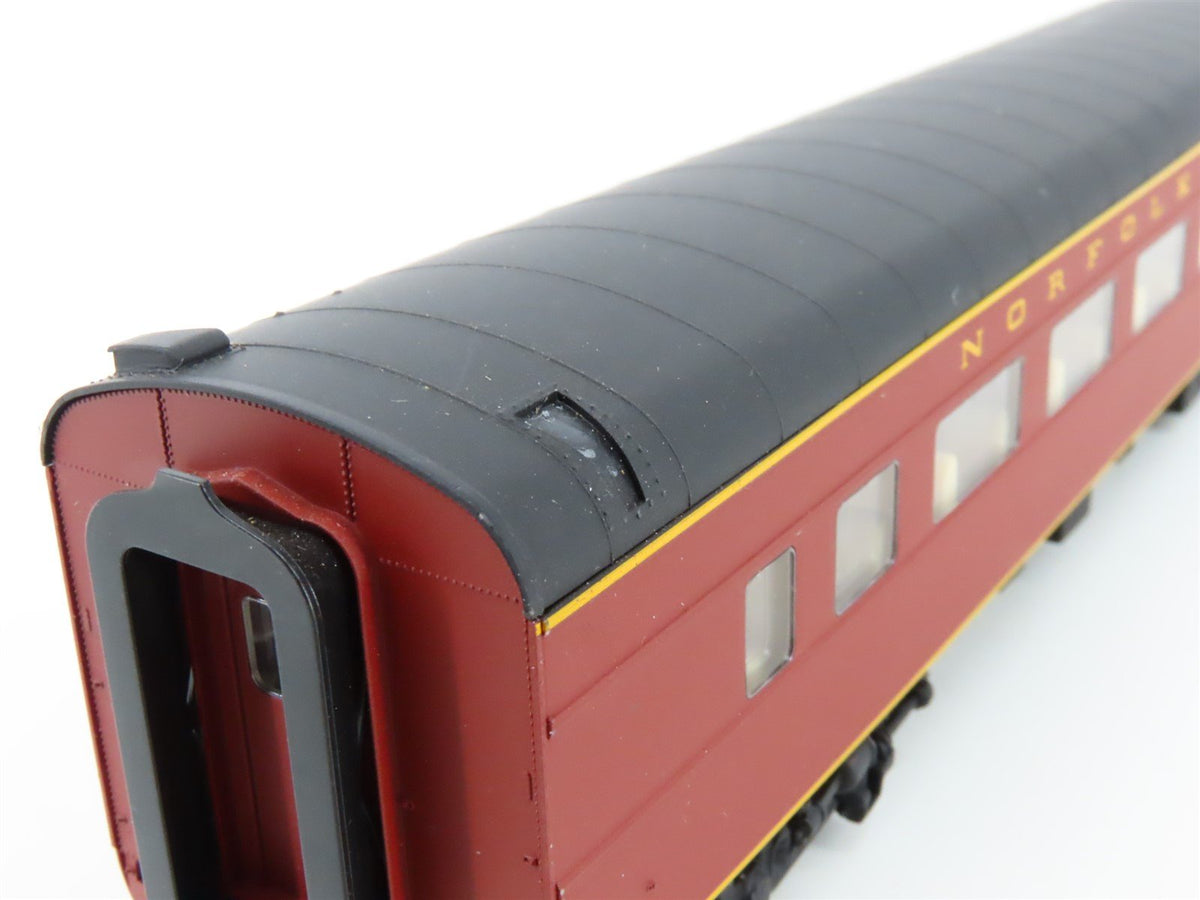 HO Scale Walthers 932-16784 N&amp;W Norfolk &amp; Western Pullman Coach Passenger