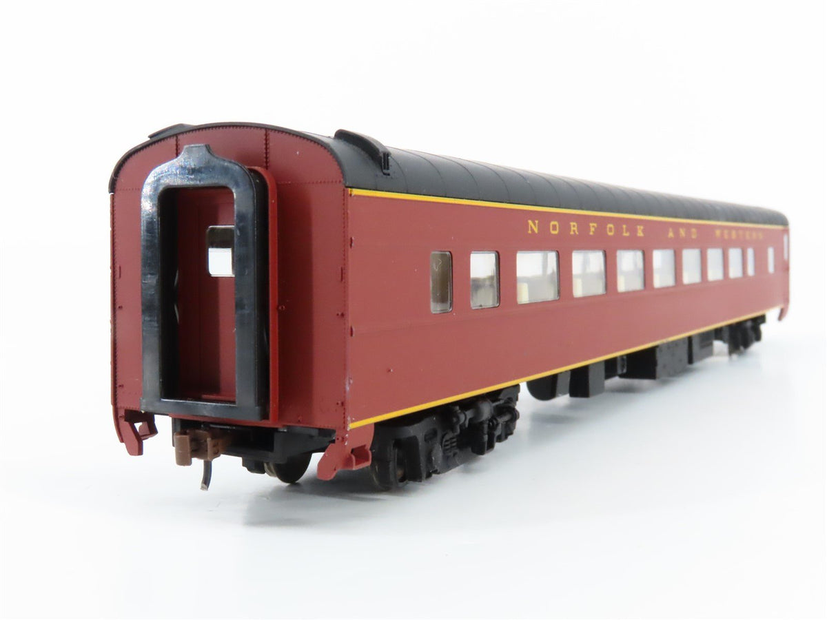 HO Scale Walthers 932-16784 N&amp;W Norfolk &amp; Western Pullman Coach Passenger