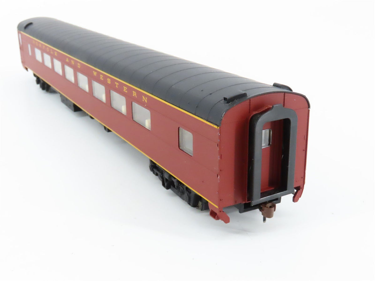 HO Scale Walthers 932-16784 N&amp;W Norfolk &amp; Western Pullman Coach Passenger