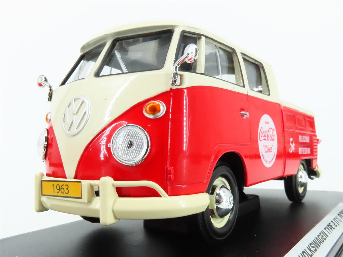 1:24 Motor City Classics 424063 Die-Cast Coca-Cola 1963 VW Pickup Truck