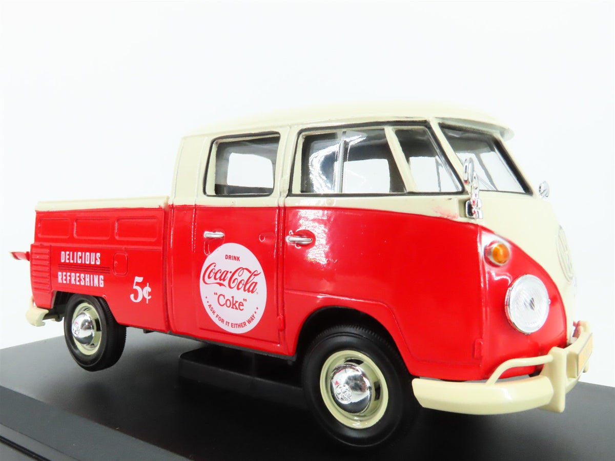 1:24 Motor City Classics 424063 Die-Cast Coca-Cola 1963 VW Pickup Truck