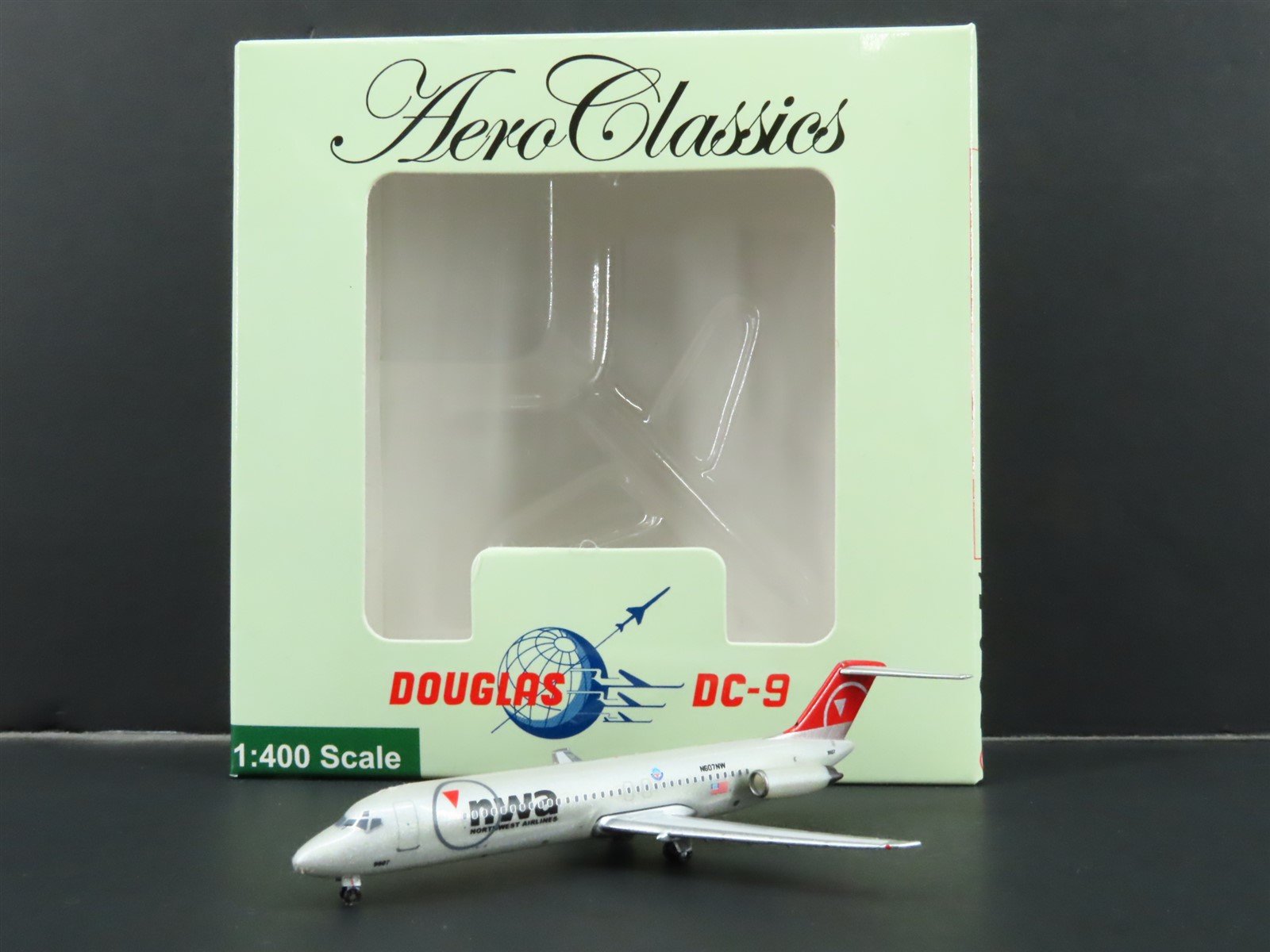1:400 Aero Classics Die-Cast Northwest Airlines Douglas DC-9-32 Airliner