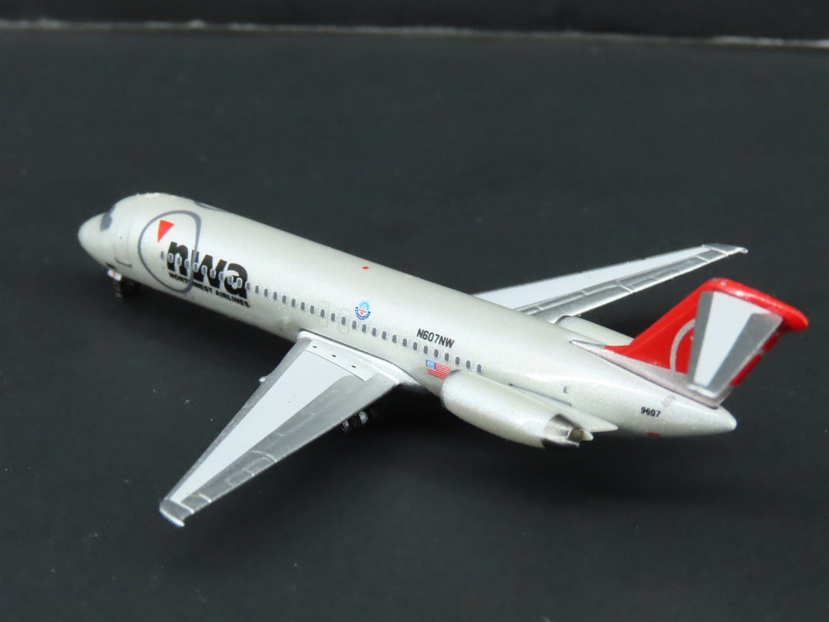 1:400 Aero Classics Die-Cast Northwest Airlines Douglas DC-9-32 Airliner