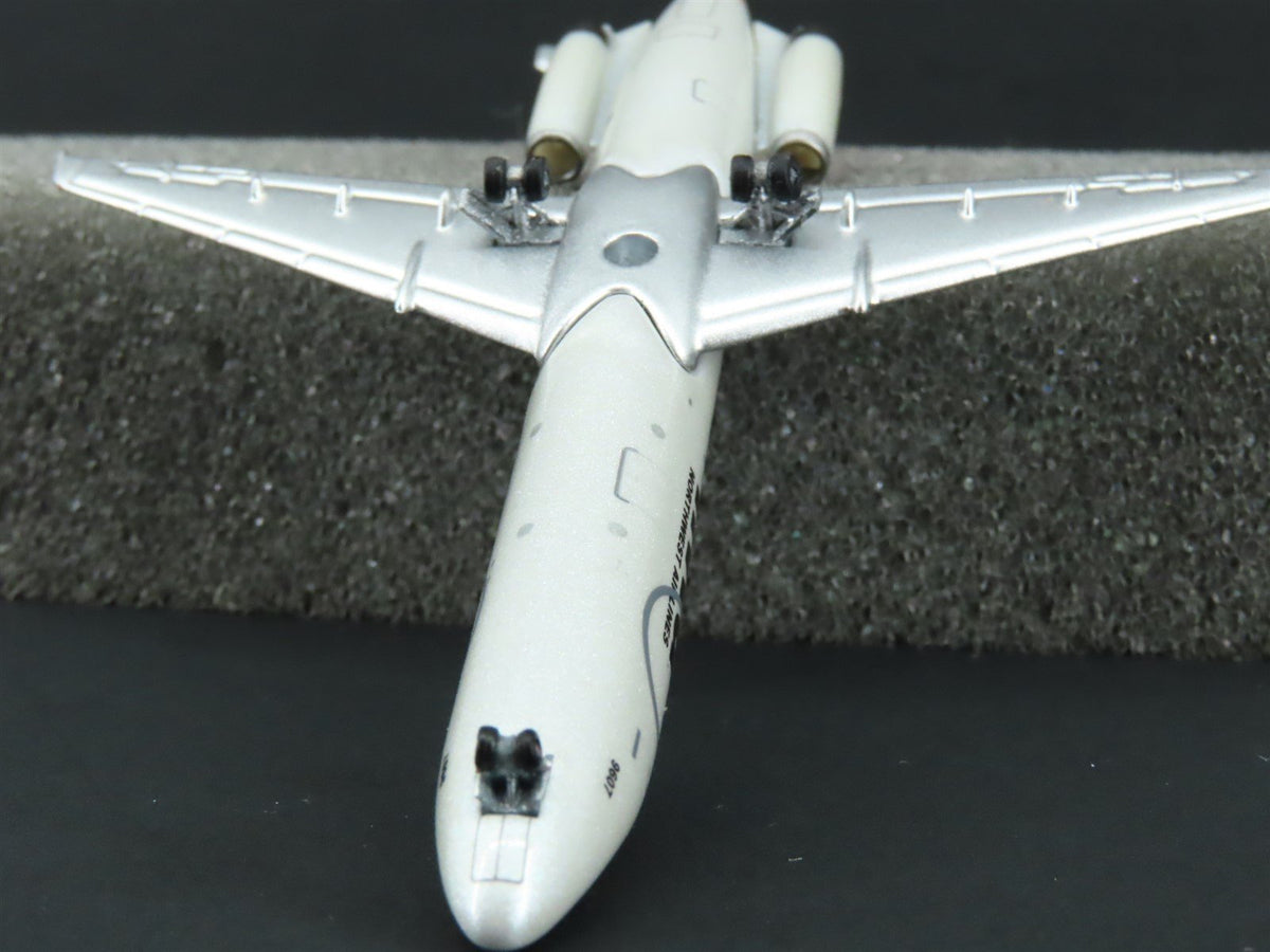 1:400 Aero Classics Die-Cast Northwest Airlines Douglas DC-9-32 Airliner