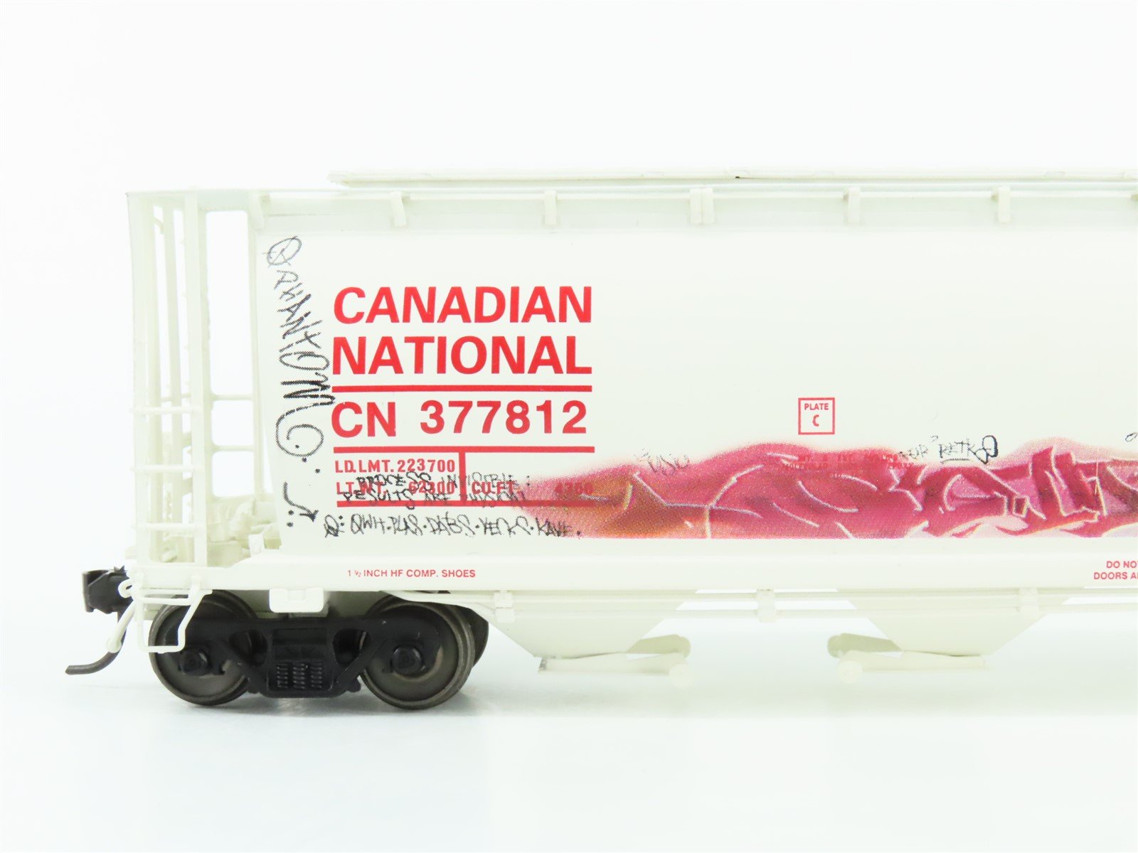 HO Pacific Western H1111 CN Canadian National 4-Bay Hopper #377812 w/ Graffiti