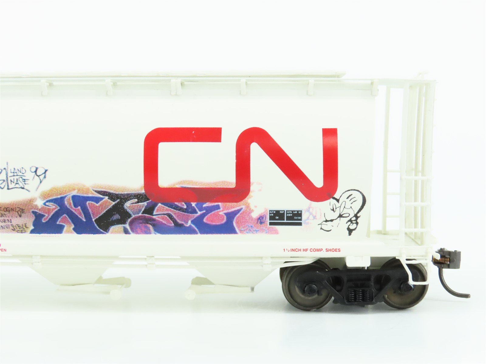 HO Pacific Western H1111 CN Canadian National 4-Bay Hopper #377812 w/ Graffiti