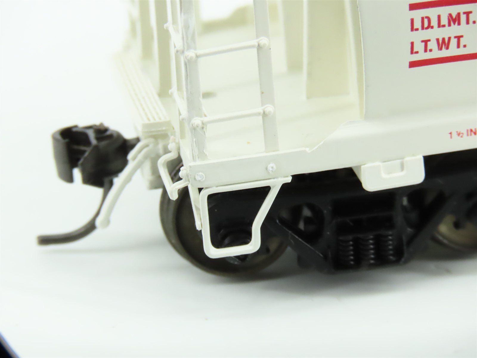 HO Pacific Western H1111 CN Canadian National 4-Bay Hopper #377812 w/ Graffiti