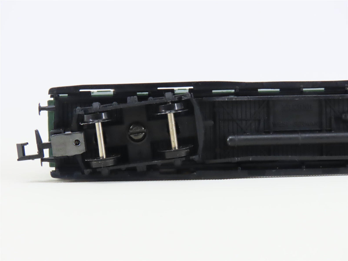 N Scale Arnold 3394 Berlin 3rd Class Compartment Coach Passenger Car #2709
