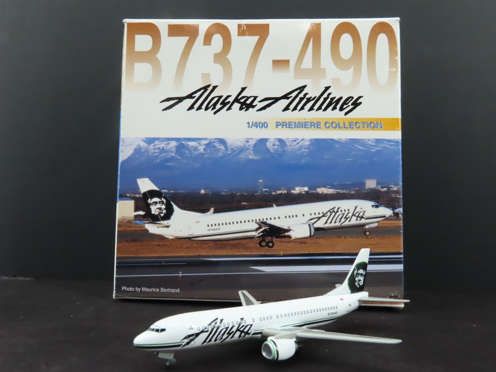 1:400 Dragon Wings Premiere 55167 Die-Cast Alaska Airlines B737-490 Airliner