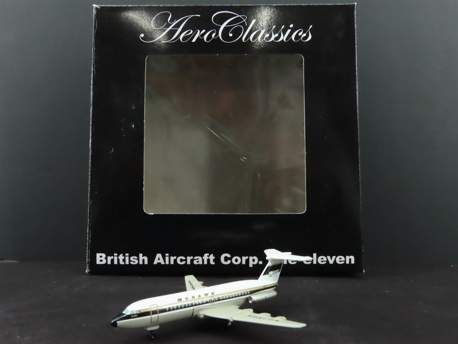 1:400 Scale Aero Classics Die-Cast Mohawk British Aircraft Corp BAC-111 Airliner