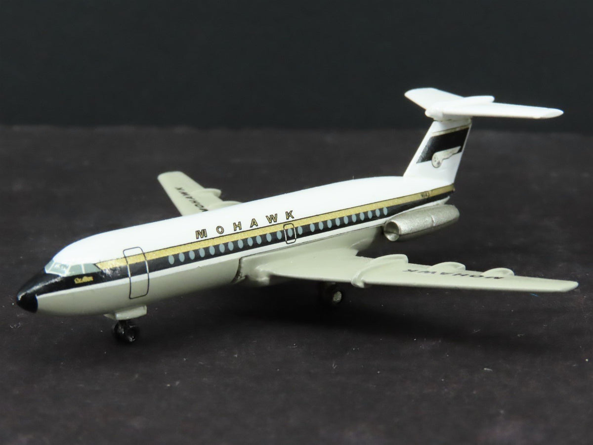 1:400 Scale Aero Classics Die-Cast Mohawk British Aircraft Corp BAC-111 Airliner