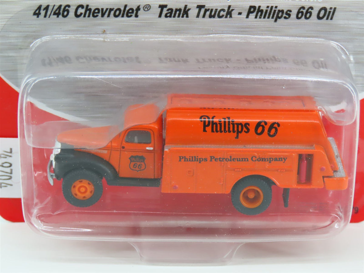 HO Scale CMW Mini Metals 30279 41/46 Chevrolet Tank Truck - Phillips 66 Oil