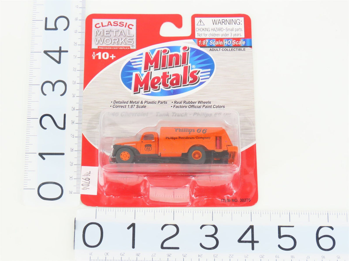 HO Scale CMW Mini Metals 30279 41/46 Chevrolet Tank Truck - Phillips 66 Oil
