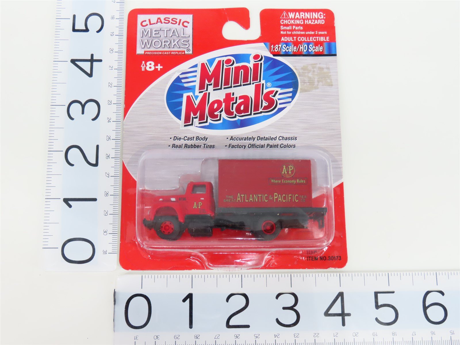 HO Scale CMW Mini Metals 30173 International R-190 A&P Delivery Van