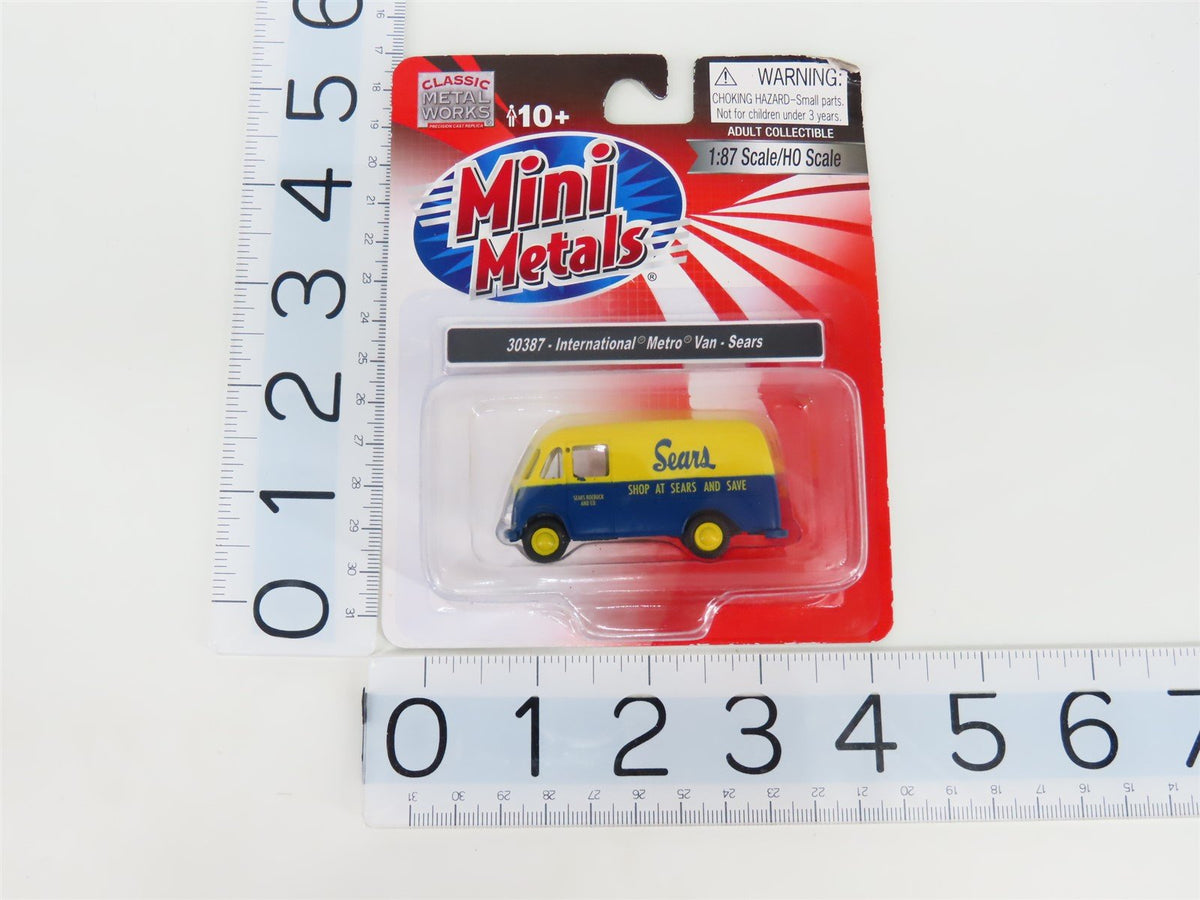 HO Scale Classic Metal Works Mini Metals 30387 International Metro Van - Sears