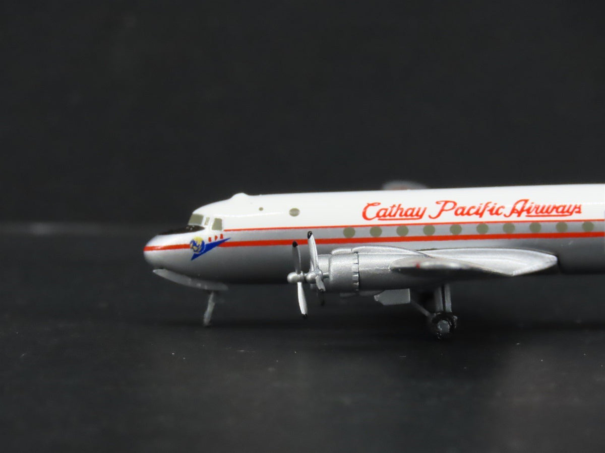 1:400 CXcitement Die-Cast Cathay Pacific Douglas DC-4 Skymaster Airliner VR-HFF