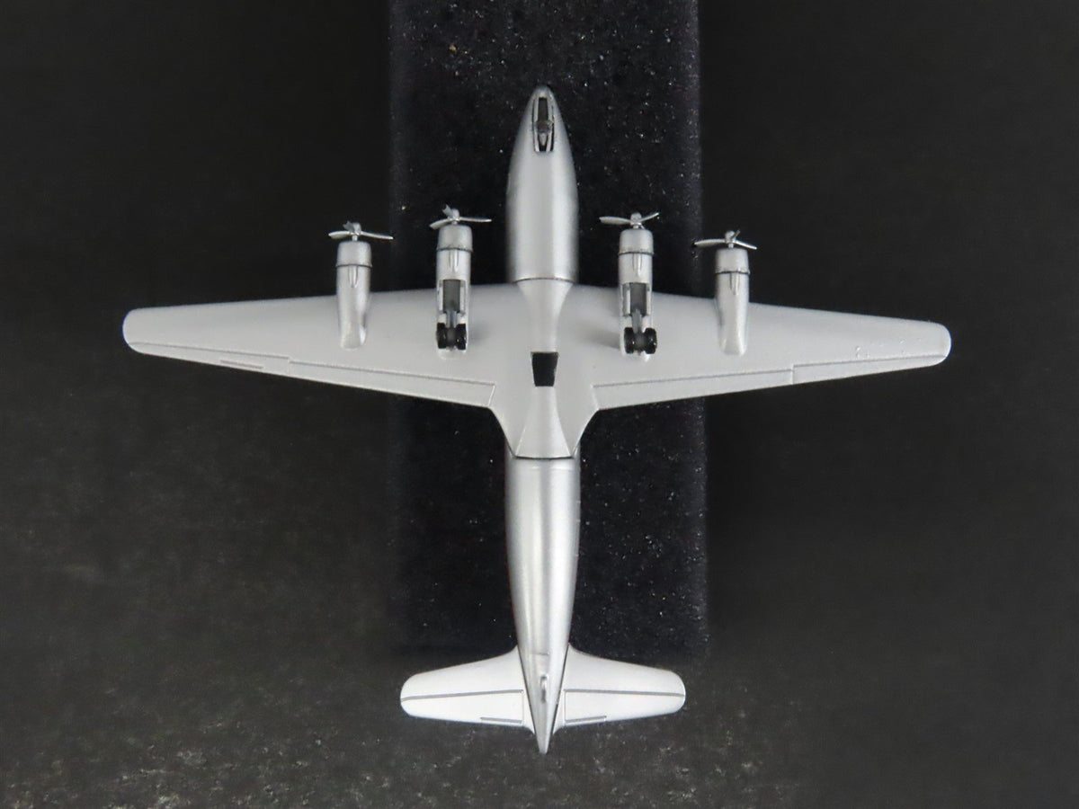 1:400 CXcitement Die-Cast Cathay Pacific Douglas DC-4 Skymaster Airliner VR-HFF