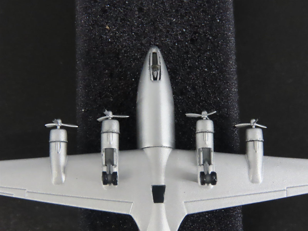 1:400 CXcitement Die-Cast Cathay Pacific Douglas DC-4 Skymaster Airliner VR-HFF