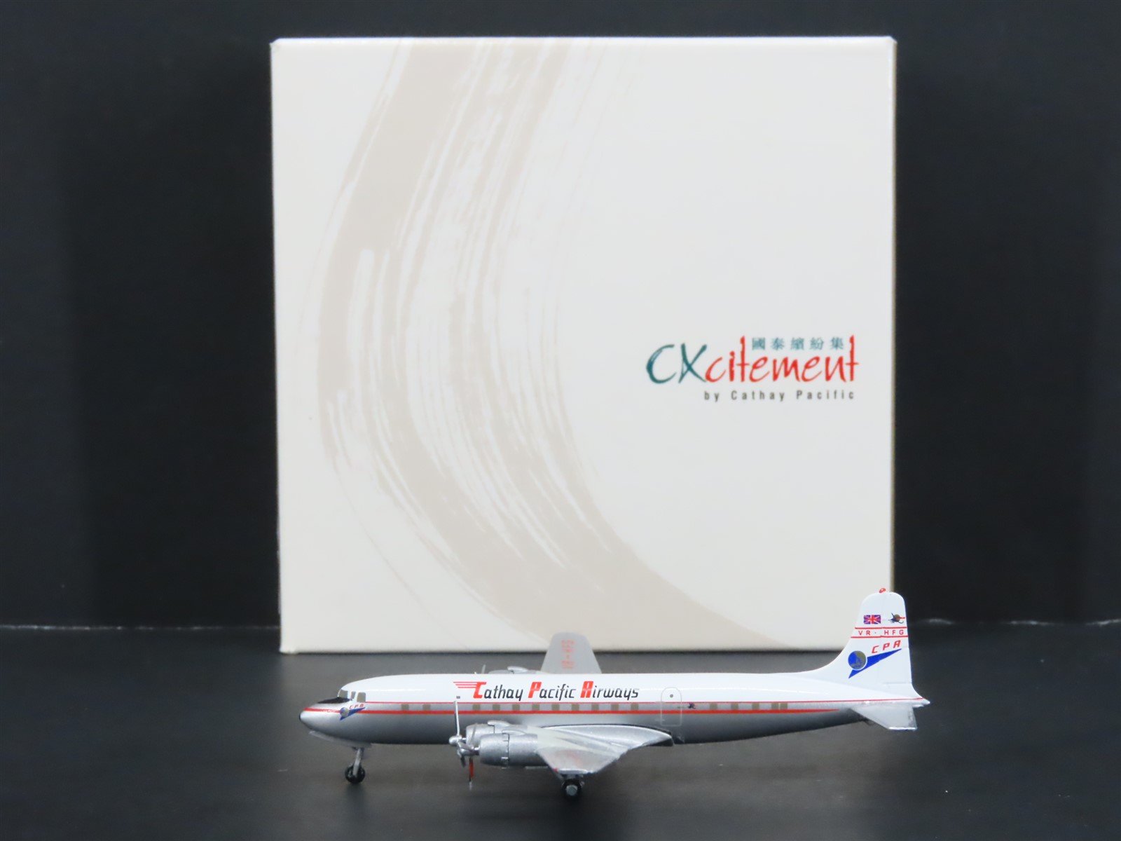 1:400 CXcitement Die-Cast Cathay Pacific Airways Douglas DC-6 Airliner VR-HFG