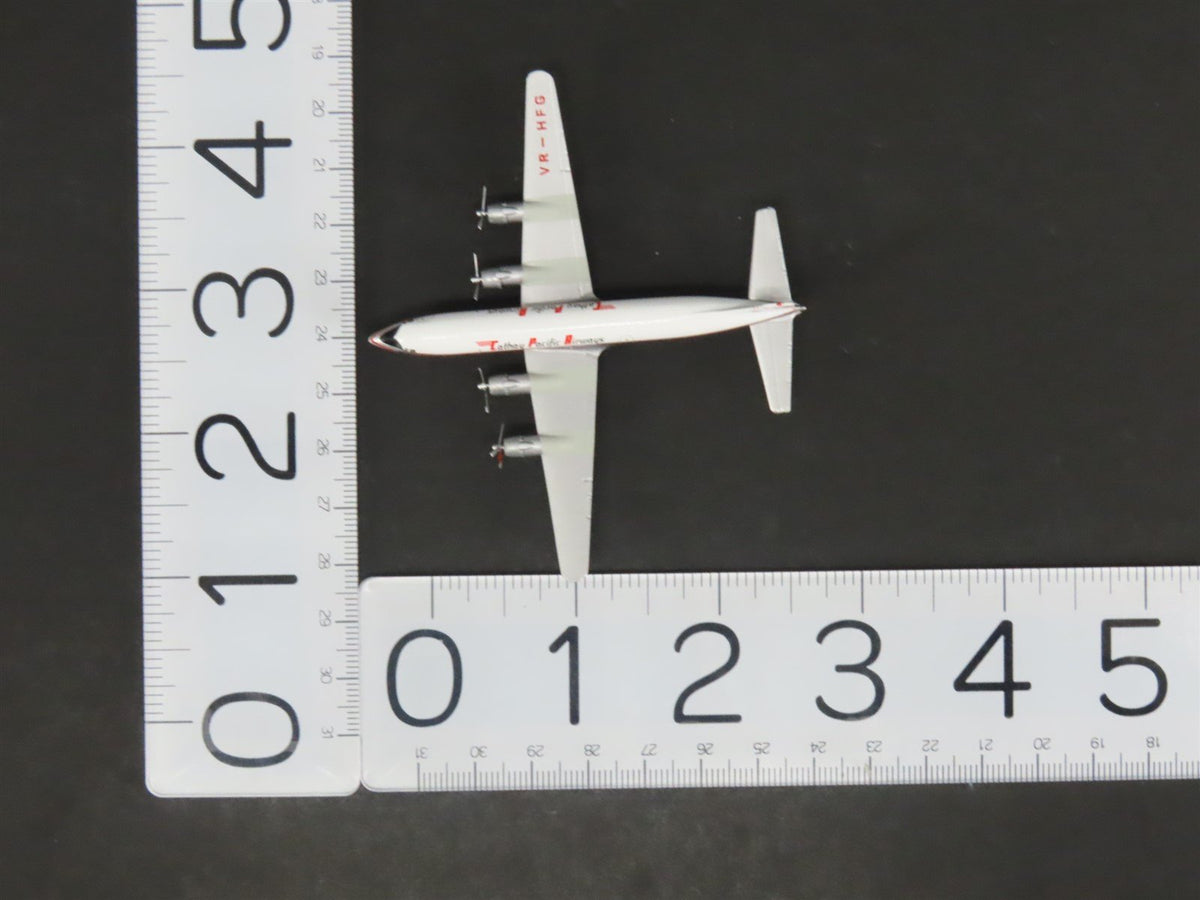 1:400 CXcitement Die-Cast Cathay Pacific Airways Douglas DC-6 Airliner VR-HFG