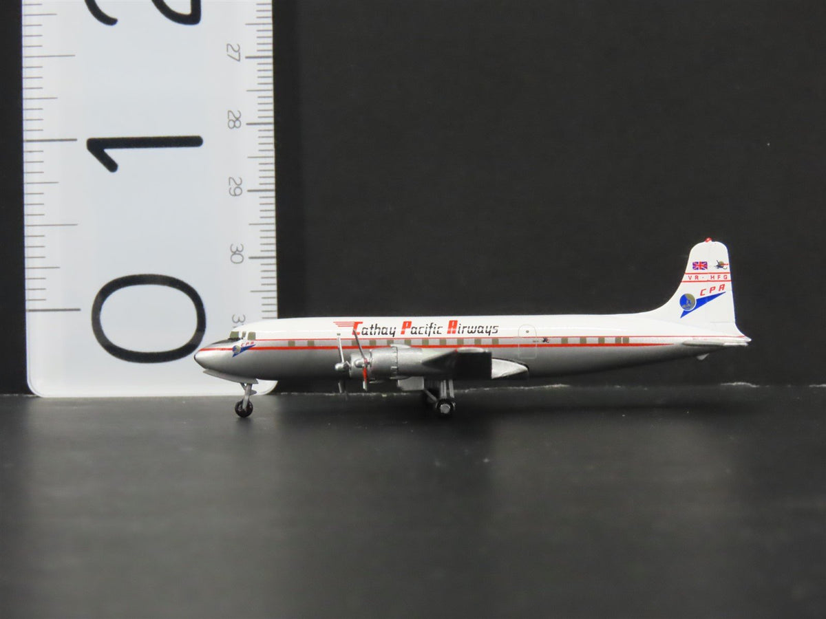 1:400 CXcitement Die-Cast Cathay Pacific Airways Douglas DC-6 Airliner VR-HFG