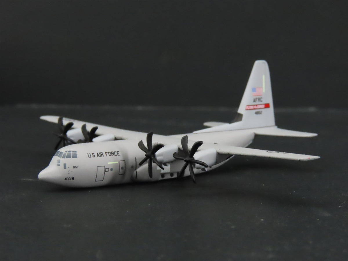 1:400 Dragon Wings 55719 USAF Air Force C-130J Hercules Aircraft 815th Airlift