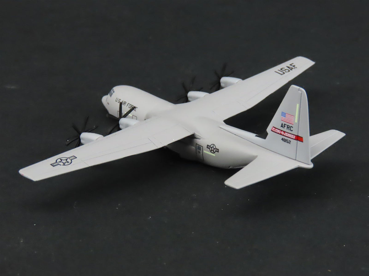 1:400 Dragon Wings 55719 USAF Air Force C-130J Hercules Aircraft 815th Airlift