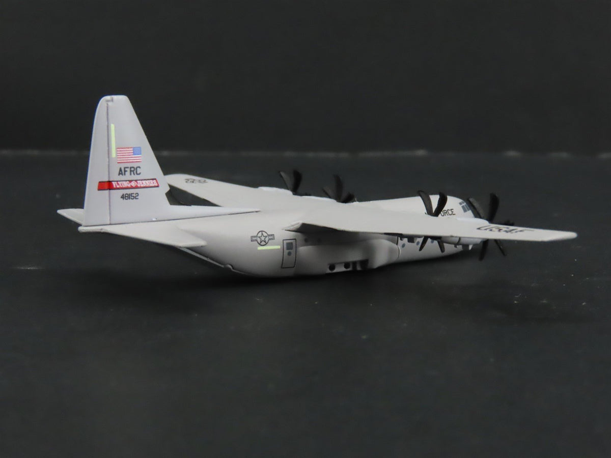 1:400 Dragon Wings 55719 USAF Air Force C-130J Hercules Aircraft 815th Airlift
