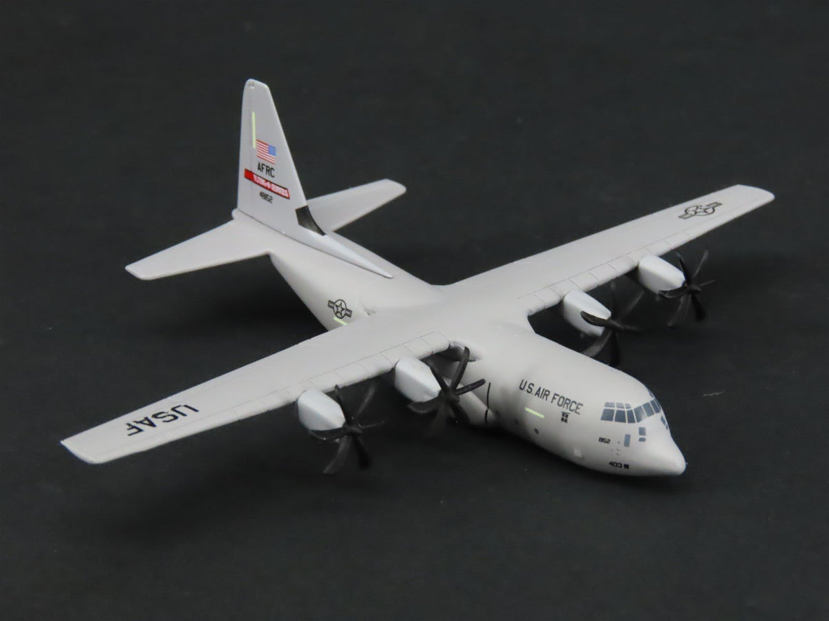 1:400 Dragon Wings 55719 USAF Air Force C-130J Hercules Aircraft 815th Airlift