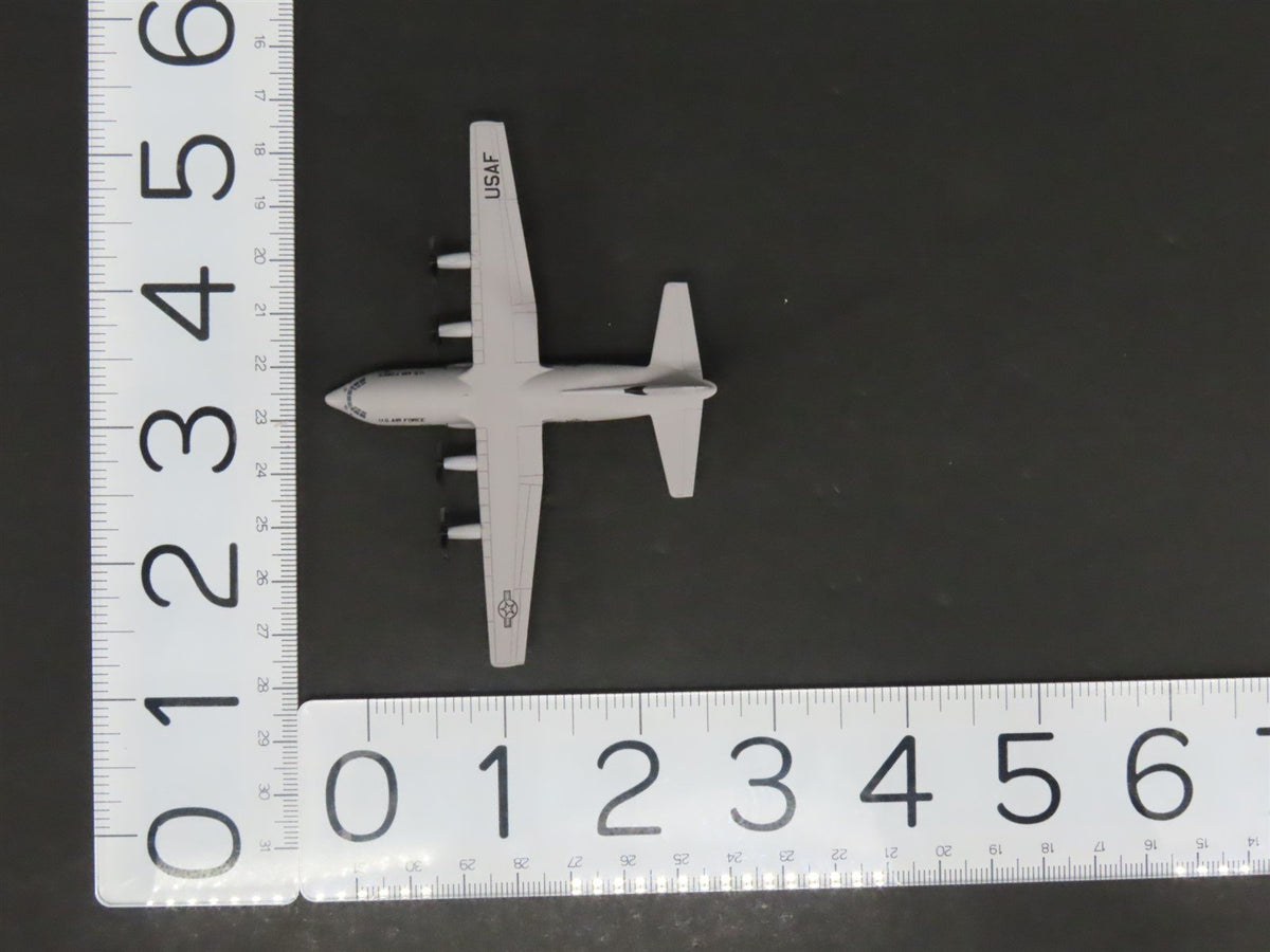 1:400 Dragon Wings 55719 USAF Air Force C-130J Hercules Aircraft 815th Airlift