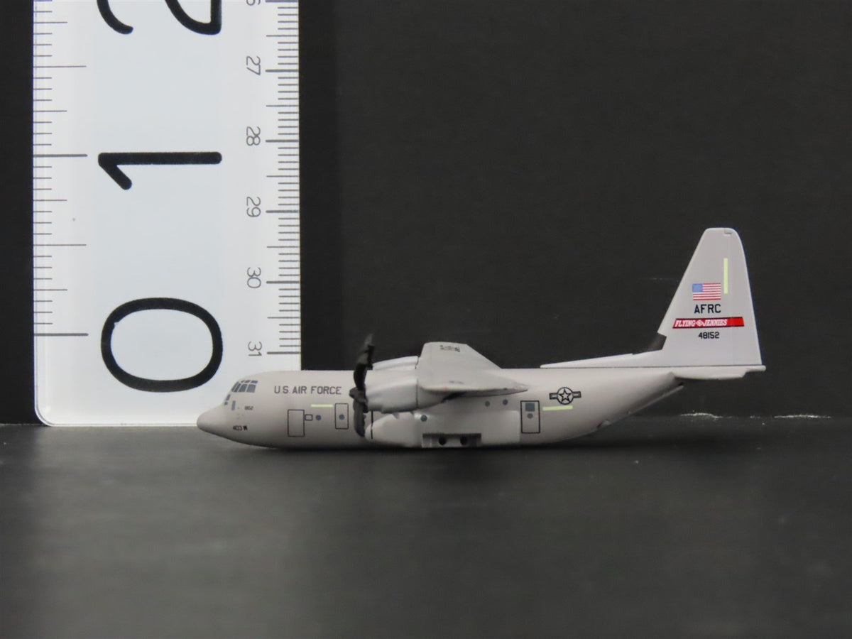 1:400 Dragon Wings 55719 USAF Air Force C-130J Hercules Aircraft 815th Airlift