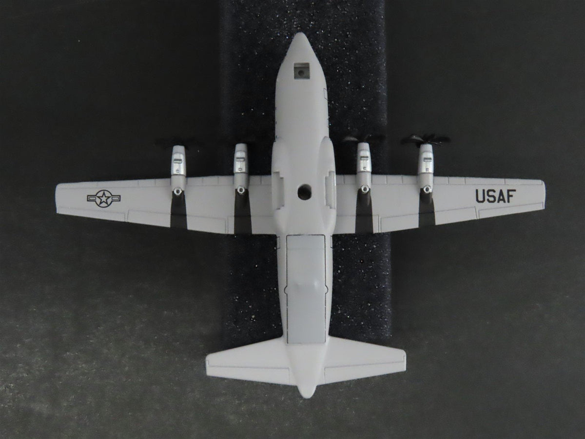 1:400 Dragon Wings 55719 USAF Air Force C-130J Hercules Aircraft 815th Airlift
