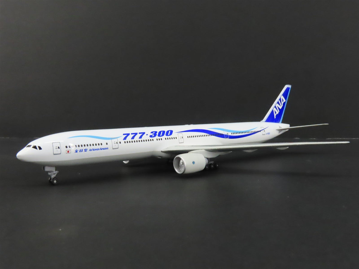 1:400 Hasegawa 61405B Die-Cast ANA All Nippon Airways 777-300 Airliner JA7300