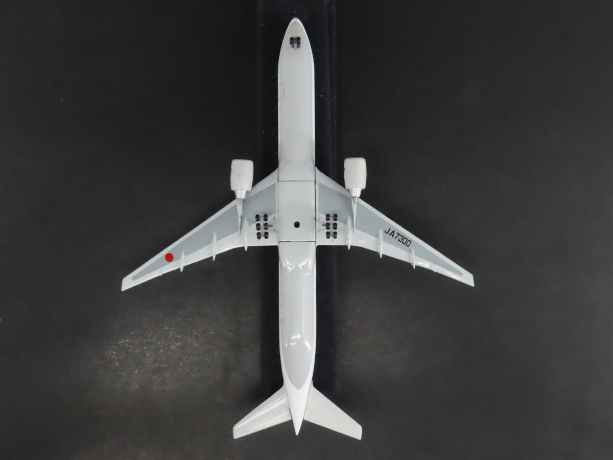 1:400 Hasegawa 61405B Die-Cast ANA All Nippon Airways 777-300 Airliner JA7300