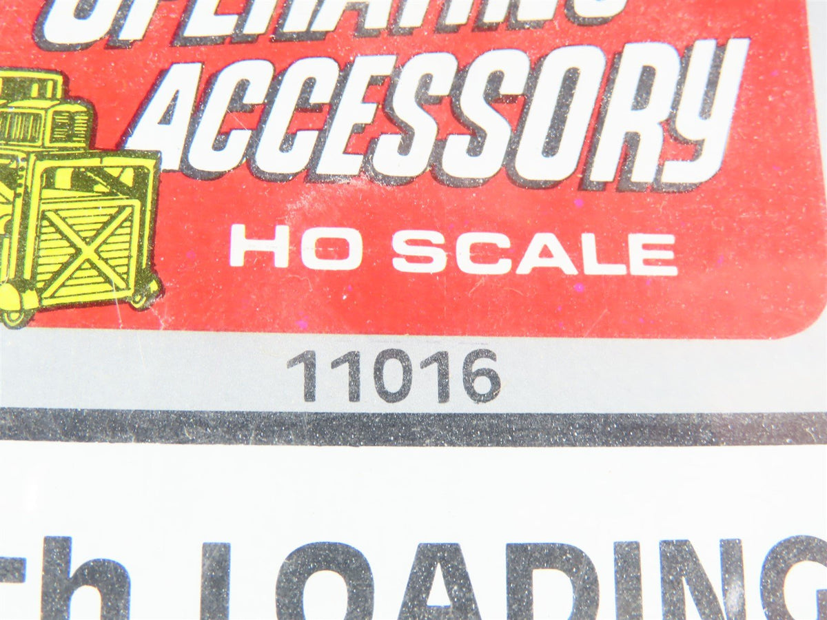 LOT of 4 HO Scale AHM Barrel Loader, Pipe Loader, Unloader &amp; Log Dump Car Kits