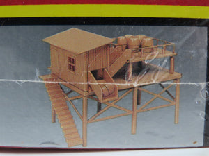 LOT of 4 HO Scale AHM Barrel Loader, Pipe Loader, Unloader & Log Dump Car Kits