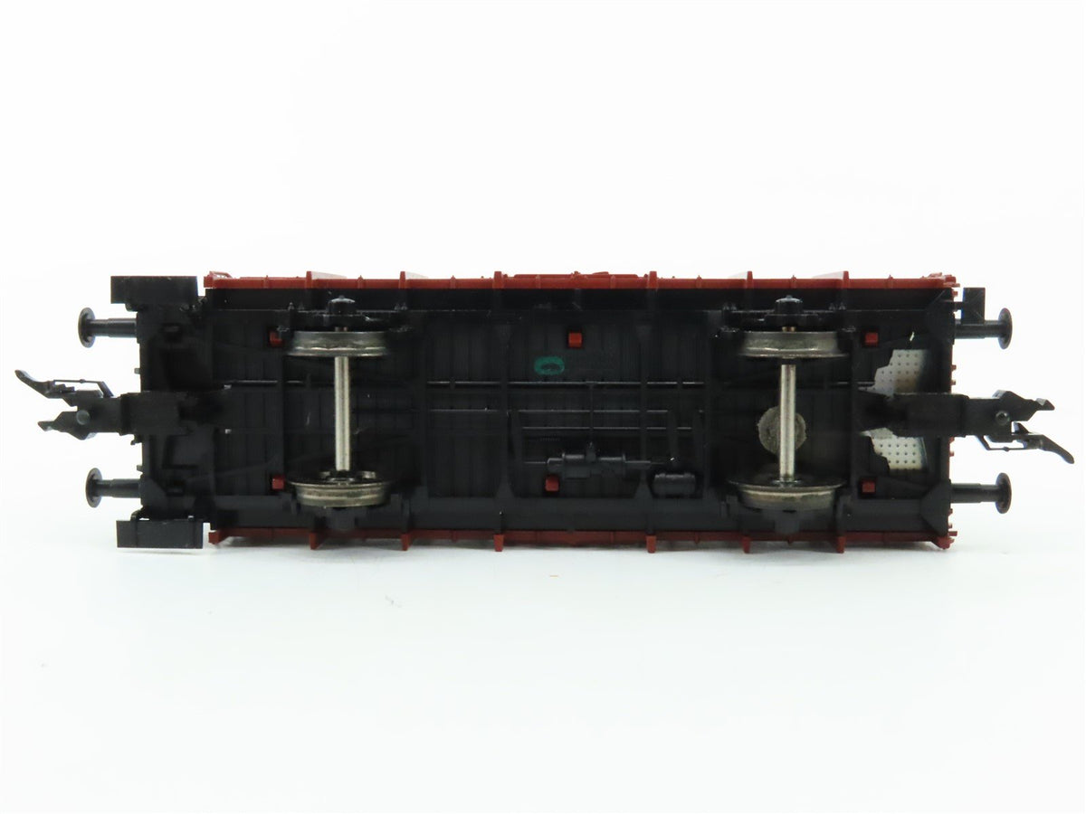 HO Fleischmann 5212K DR Deutsche Reichsbahn Goods Wagon w/Brakeman Cab #56147