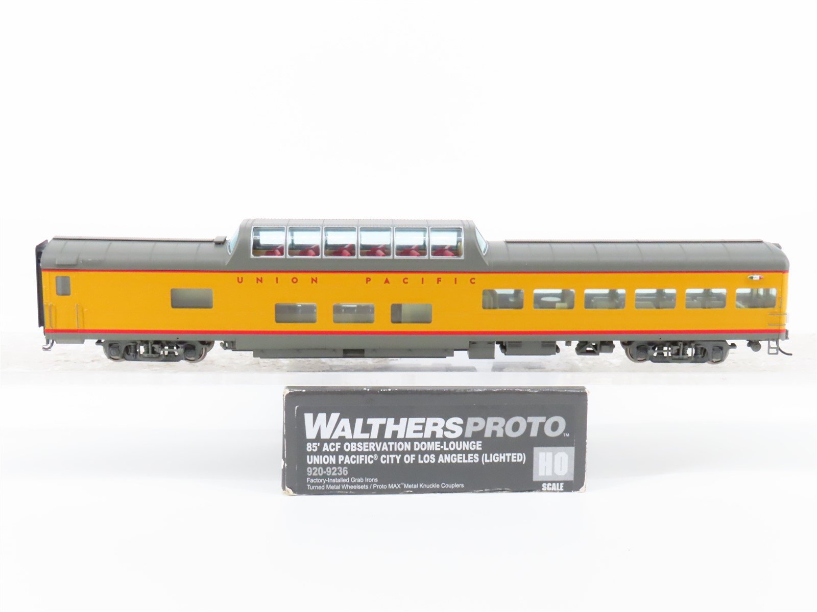 HO Scale Walthers Proto 920-9236 UP Union Pacific 85' Observation Dome Passenger