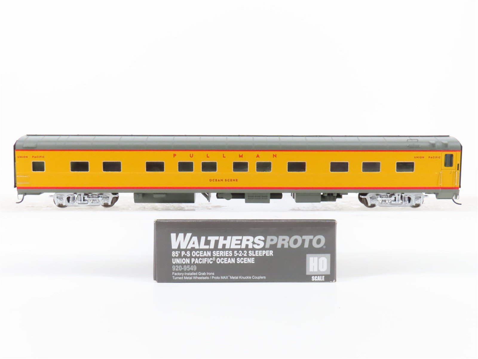 HO Scale Walthers Proto 920-9549 UP Union Pacific 85' Pullman Sleeper Passenger