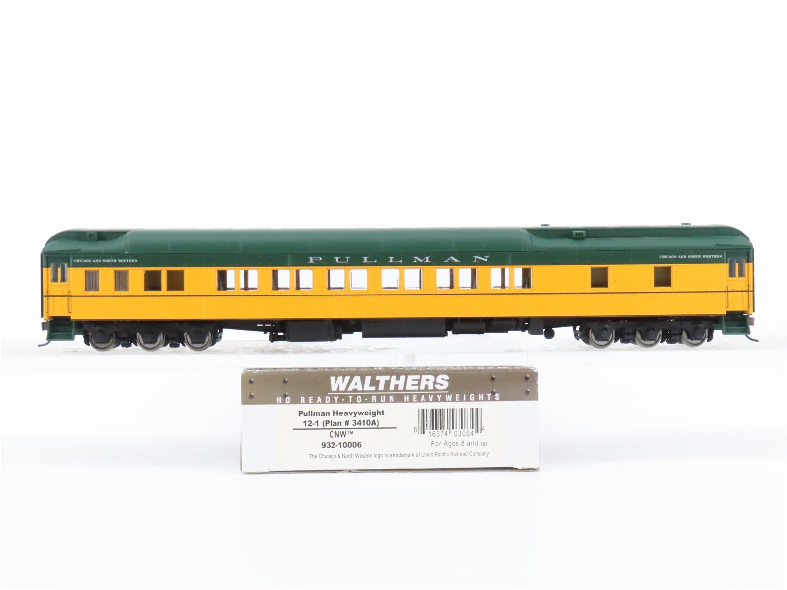 HO Scale Walthers 932-10006 CNW Railroad 12-1 Pullman Heavyweight Passenger