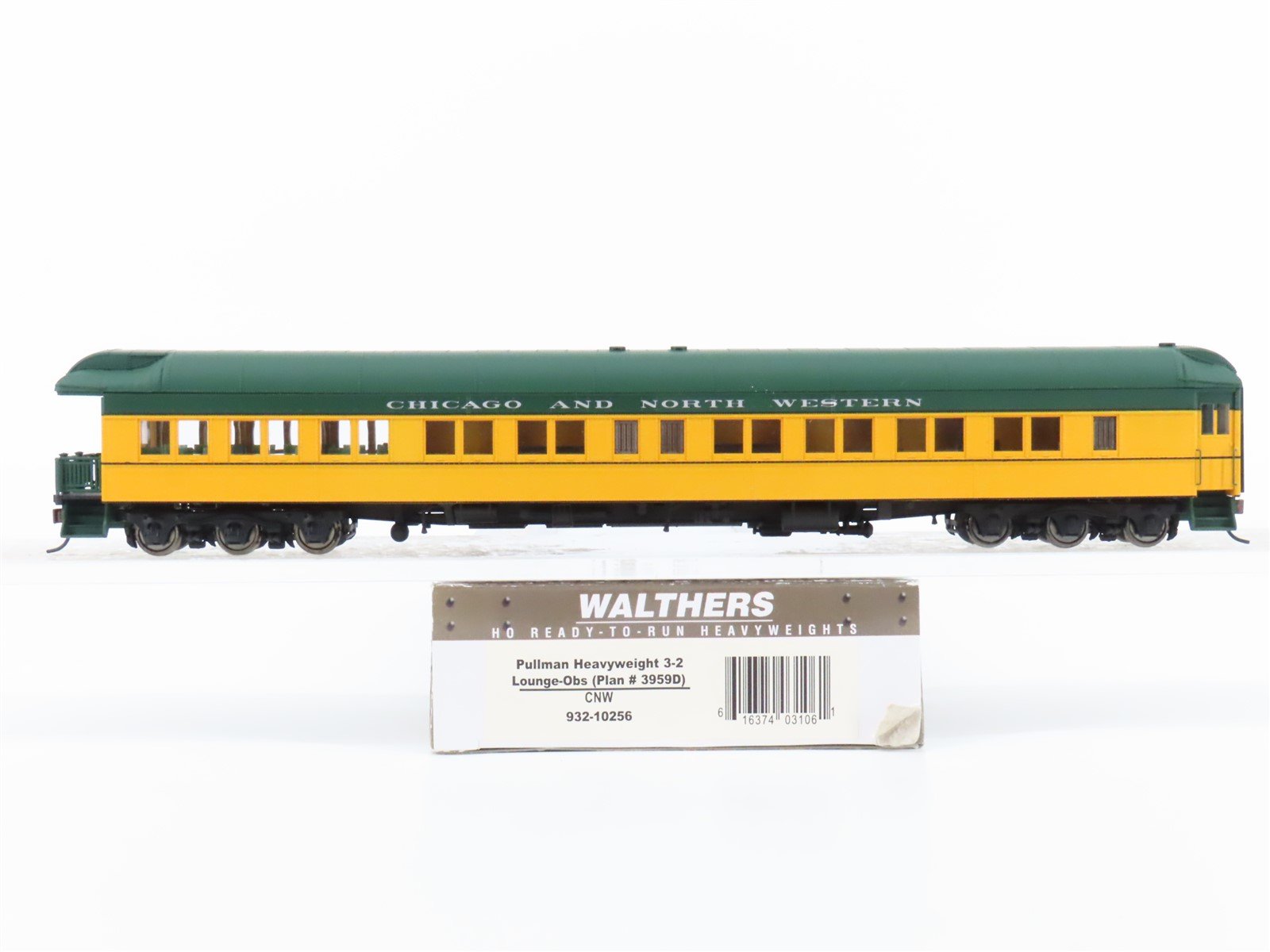 HO Walthers 932-10256 CNW Railroad Pullman Heavyweight Lounge-Obs Passenger