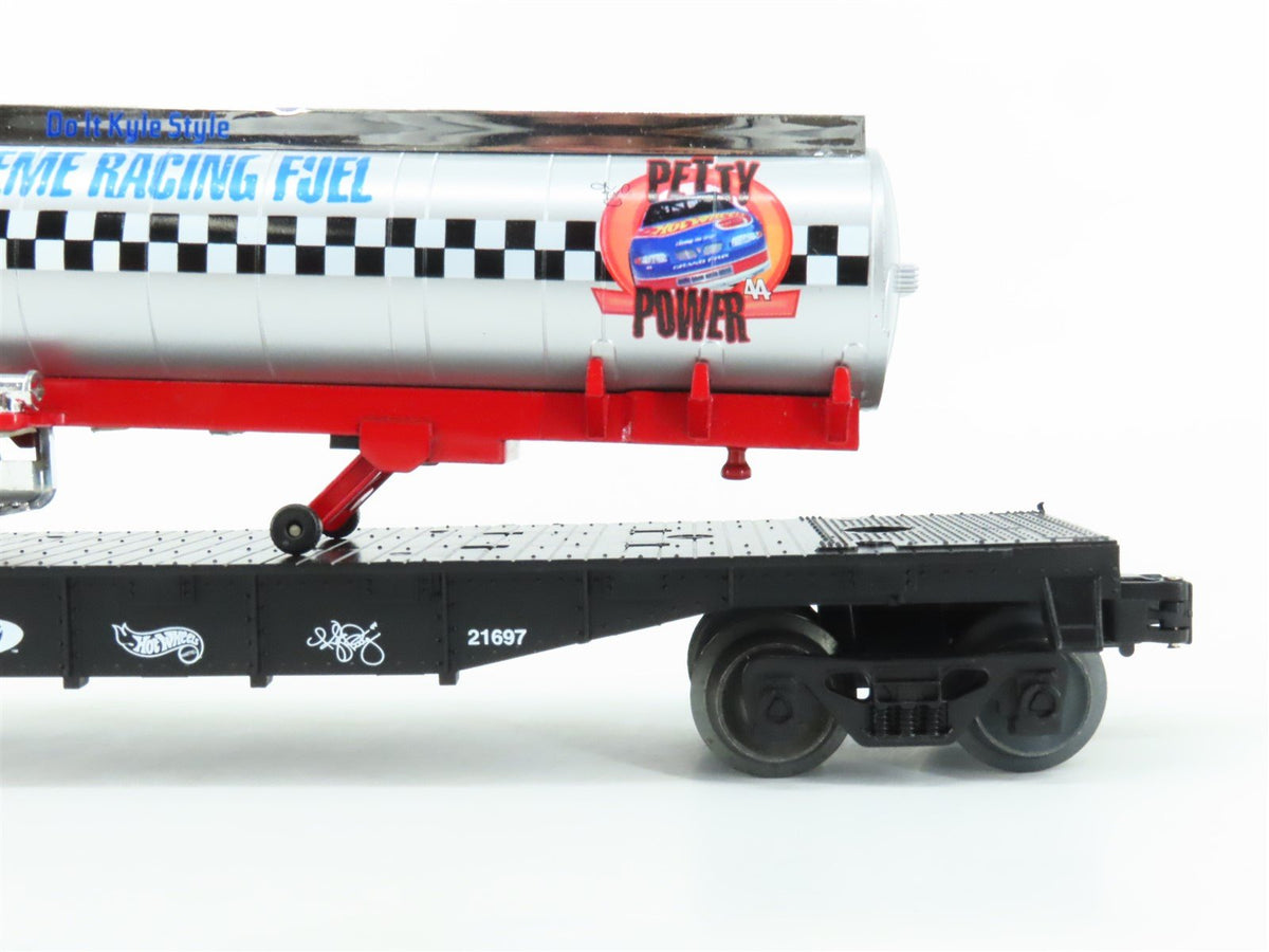 O Gauge 3-Rail Lionel 6-52130 Hot Wheels Flatcar #21697 w/HW Tank Trailer Load