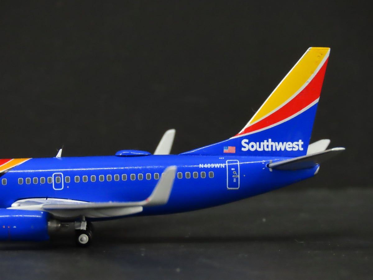 1:400 Gemini Jets GJSWA1577 Southwest Airlines &quot;Triple Crown&quot; B737-700 Airliner