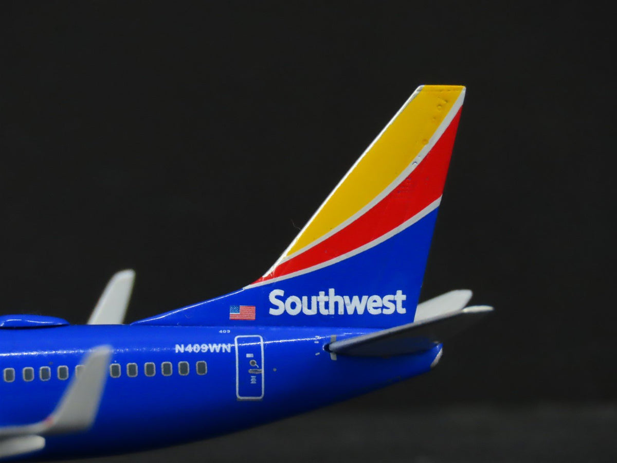 1:400 Gemini Jets GJSWA1577 Southwest Airlines &quot;Triple Crown&quot; B737-700 Airliner