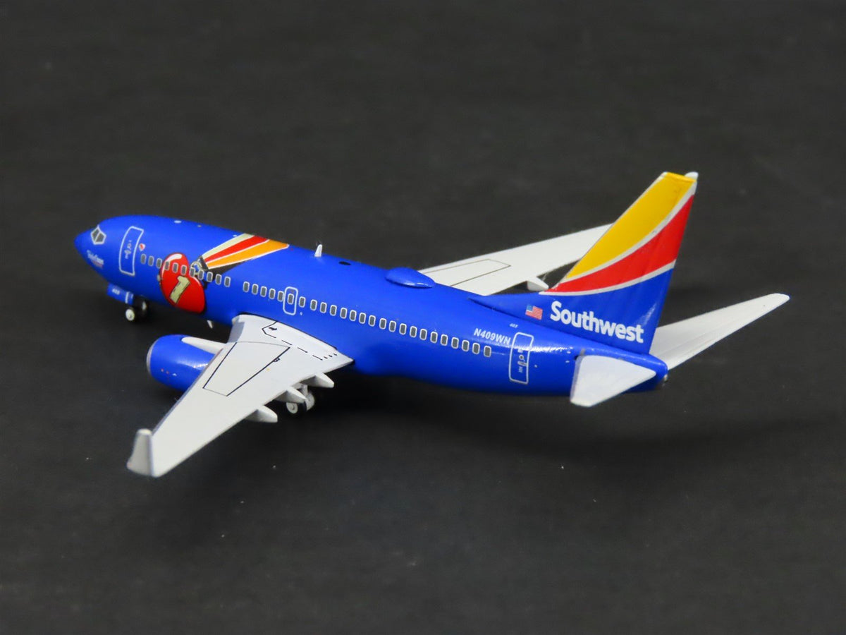 1:400 Gemini Jets GJSWA1577 Southwest Airlines &quot;Triple Crown&quot; B737-700 Airliner