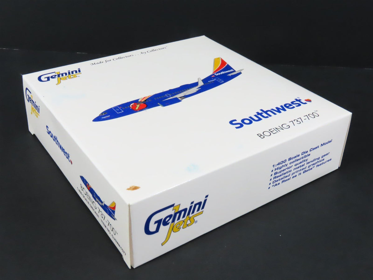 1:400 Gemini Jets GJSWA1577 Southwest Airlines &quot;Triple Crown&quot; B737-700 Airliner