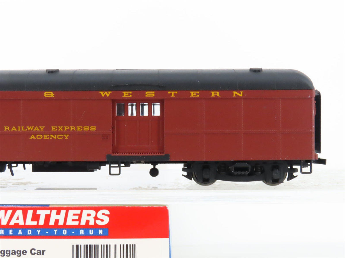 HO Scale Walthers 932-5874 N&amp;W Norfolk &amp; Western Railroad Baggage Passenger