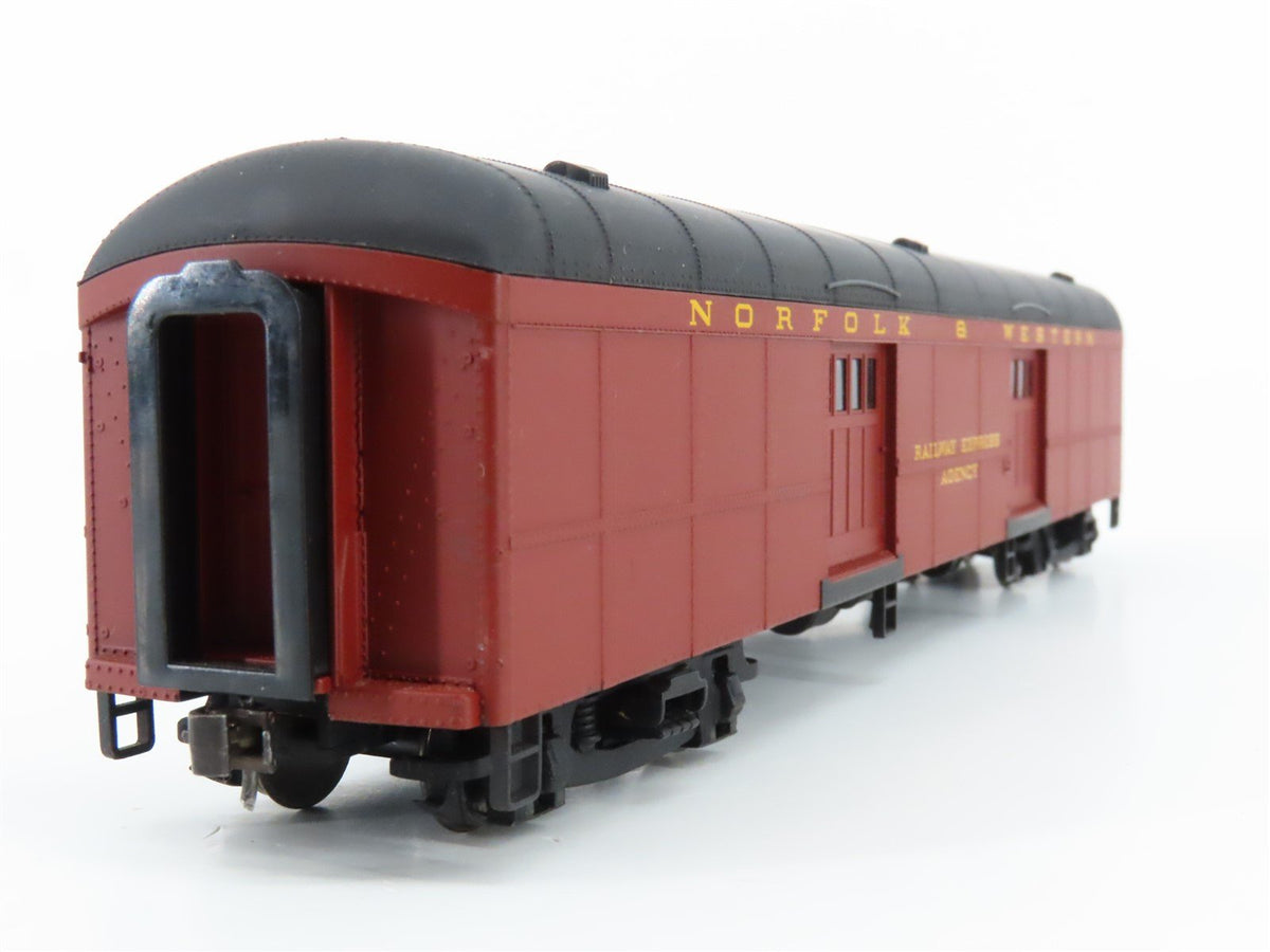 HO Scale Walthers 932-5874 N&amp;W Norfolk &amp; Western Railroad Baggage Passenger